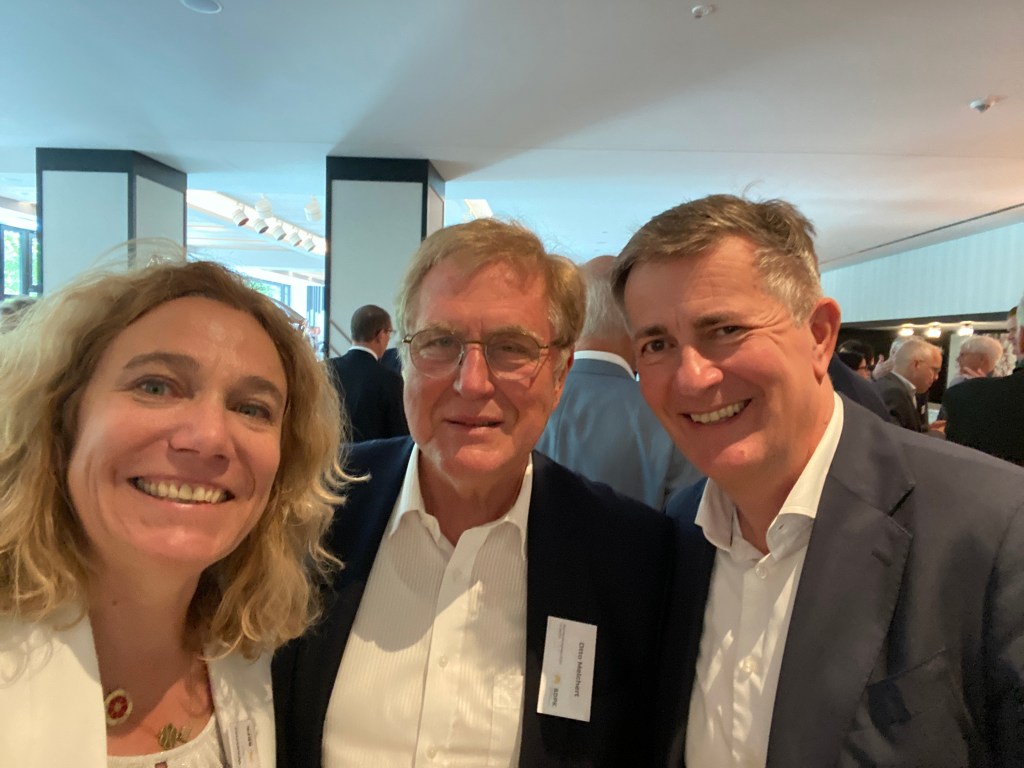 v.l: Hier bin ich mit Otto Melchert, High Morning Consult, und Thomas Lemke, Vorstandsvorsitzender der Sana Kliniken AG, auf dem Bundeskongress