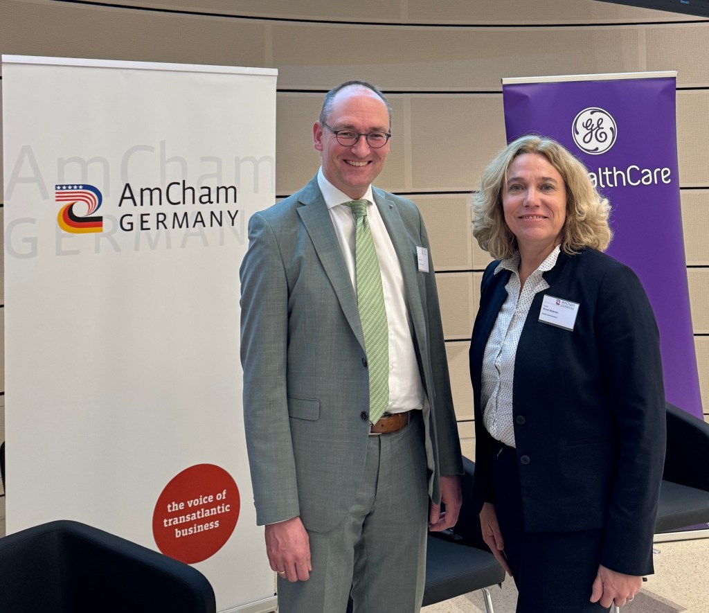 Mit Bernhard Seidenath, Vorsitzender des Ausschusses für Gesundheit, Pflege und Prävention

Vorsitzender des Arbeitskreises Gesundheit, Pflege und Prävention der CSU-Landtagsfraktion

Vorsitzender des gesundheits- und pflegepolitischen Arbeitskreises (GPA) der CSU 